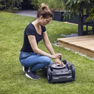 Pack robot tondeuse Automower Husqvarna 305 + kit d'installation S