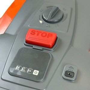 Robot tondeuse Oleo Mac R2000i - Jusqu'à 2000m²