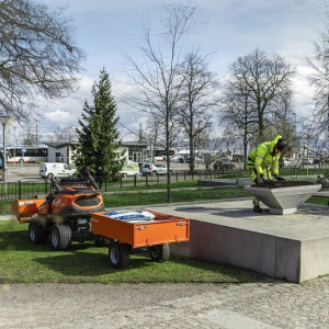 Remorque benne basculante tracteur tondeuse autoportée Husqvarna Profi