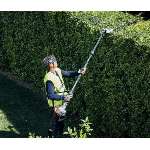 Taille-haies sur perche thermique Husqvarna 525HE4 coupe 60cm, portée 4 mètres