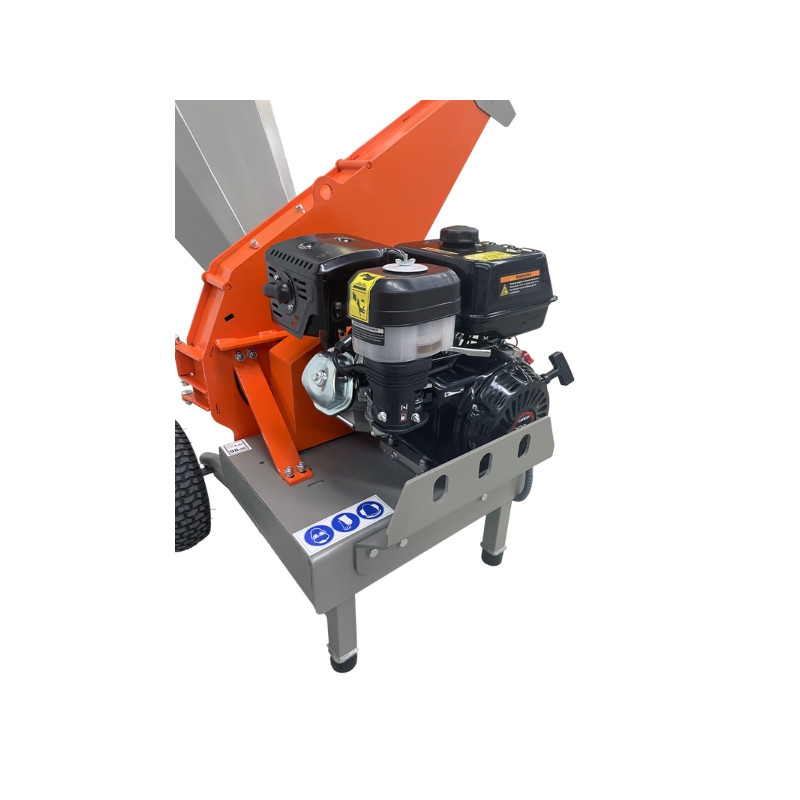 Broyeur végétaux thermique Dormak BIO90H moteur Honda, branches 9cm