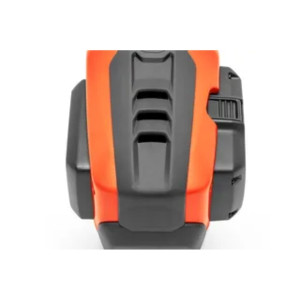 Taille-haie sur perche à batterie Husqvarna 520iHT4 télescopique jusqu'à 4.5m