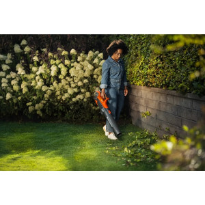 souffleur de feuilles sans fil Husqvarna 122iB vendu sans batterie ni chargeur