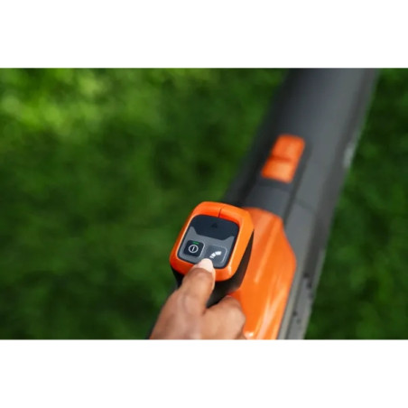 souffleur de feuilles sans fil Husqvarna 122iB vendu sans batterie ni chargeur