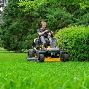Tondeuse Zero-turn Cub Cadet Z2 117S Ultima - Coupe 117 cm - Moteur 726cm³