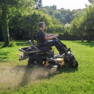 Tondeuse Zero-turn Cub Cadet Z2 117S Ultima - Coupe 117 cm - Moteur 726cm³