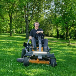 Tondeuse Zero-turn Cub Cadet Z2 117S Ultima - Coupe 117 cm - Moteur 726cm³