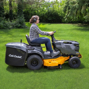 Tracteur Tondeuse Cub Cadet LT2 R92 éjection arrière Bac 245L - Coupe 92 cm