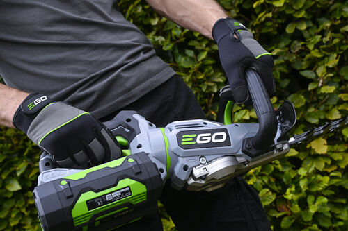 Utilisation du Souffleur de feuilles dans son jardin